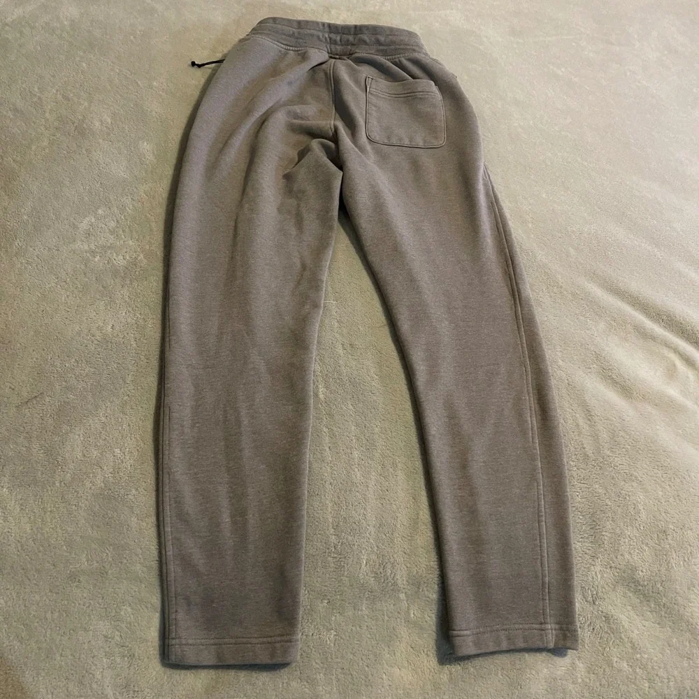 Under Armour ColdGear Fitted Mens Gray Joggers Sweatpants Size Medium MD Fleece